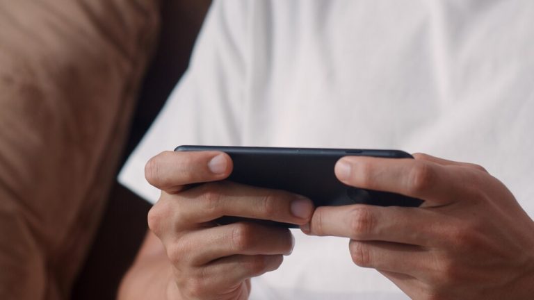 Competitive Mobile Gaming